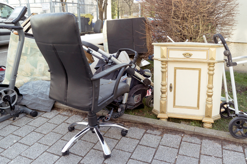 What-not-to-do-When-you-Donate-old-Furniture-Junk-King-CA